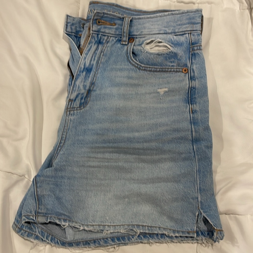American Eagle Highest Rise Baggy Shorts Size 4